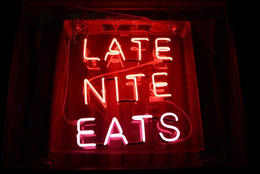 Dîner Tard Dans La Nuit